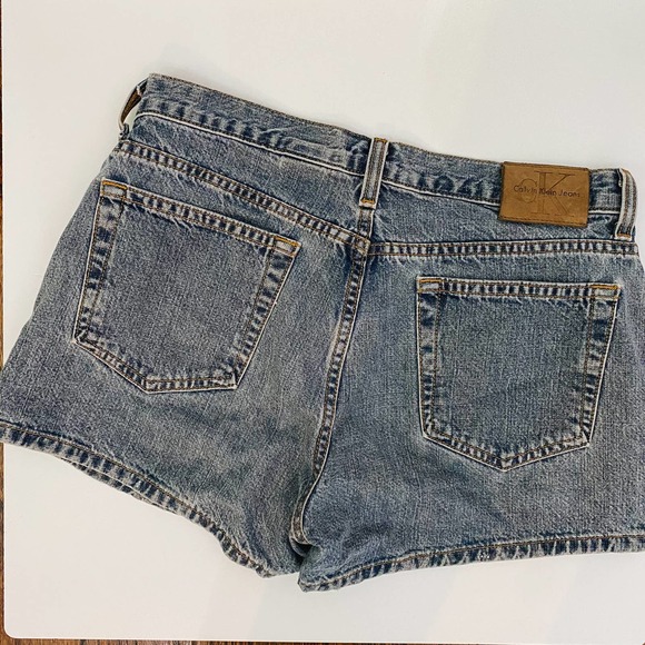 VTG Calvin Klein Low Rise Short Jean Shorts 5 - Picture 6 of 12